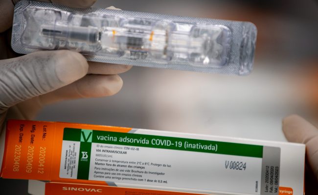 Vacina adsorvida COVID-19-4-982ee4c0a1e7df04